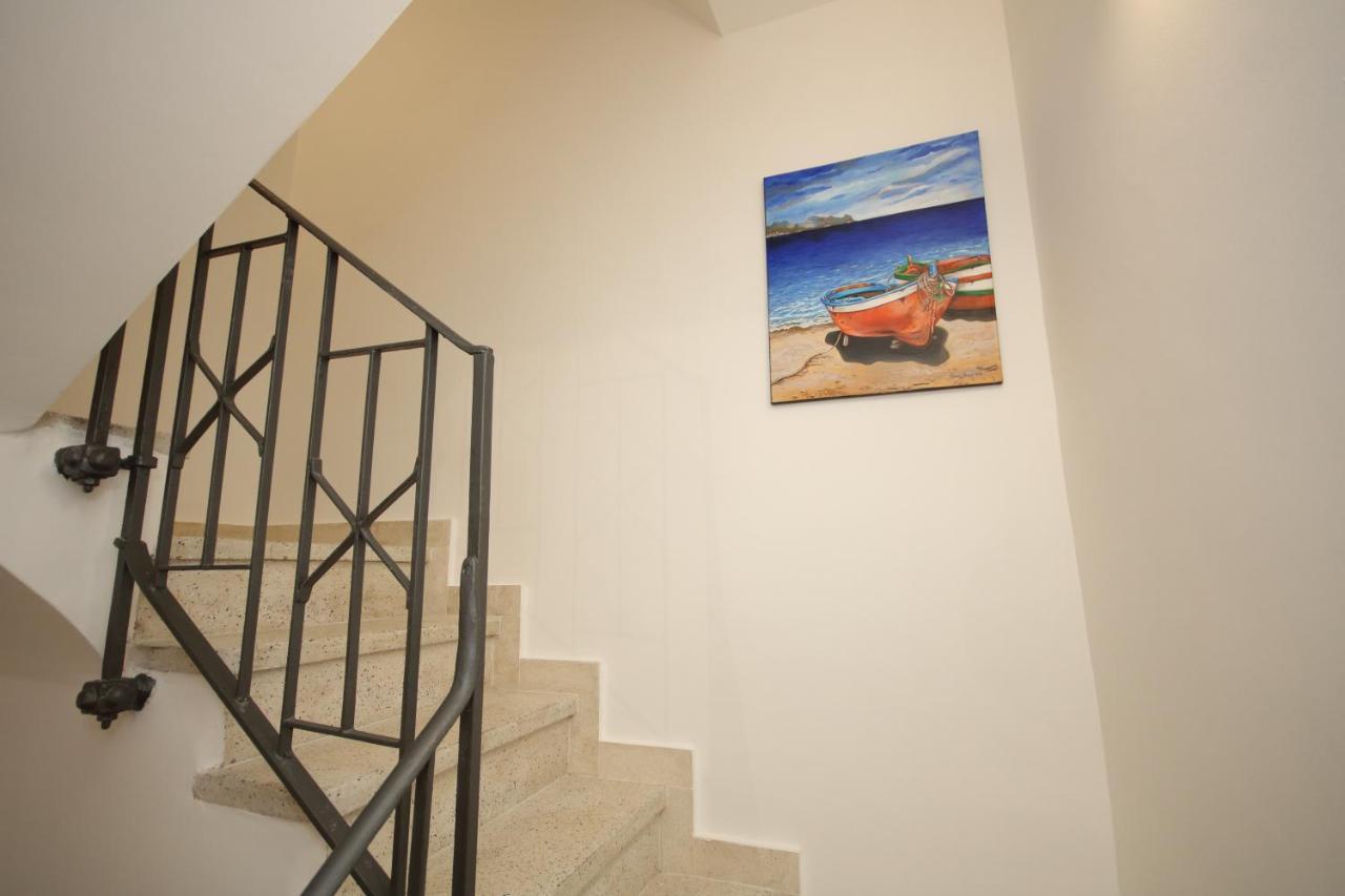Corselli 14 Apartment Bagheria Bagian luar foto